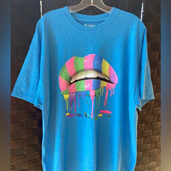 Dani Rainbow Lips Blue Short Sleeve Tee - Picture 4 of 6